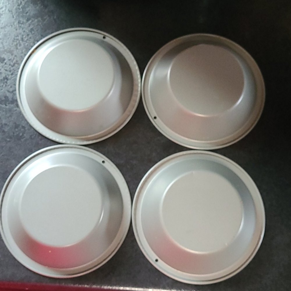 Mini Pie Pans - Picture 2 of 2